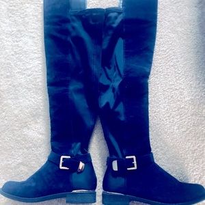 Flat Navy Boots